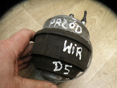 PODUSZKA SILNIKA PRZÓD 2.4 2.5 D5 VOLVO XC90 2003- S60 01- V70 OE 30680751