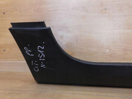 Listwa progowa prawa Citroen C3 2016- OE 9813817380