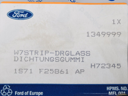 LISTWA DRZWI LEWA ZGARNIAJĄCA SZYBY MONDEO 2000- 1349999 _ 1S71-F25861-AP