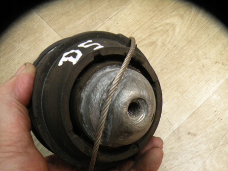 PODUSZKA SILNIKA PRZÓD 2.4 2.5 D5 VOLVO XC90 2003- S60 01- V70 OE 30680751