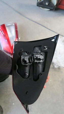 LAMPA TYLNA PRAWA WEWNĘTRZNA FORD C-MAX 2010- OE 2006162 _ AM51-13A602-AF
