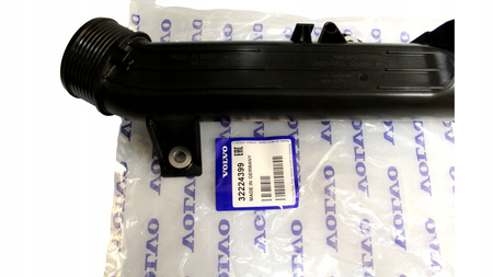 VOLVO XC40 przewod rura intercoolera 2,0T 2,0D 32224399