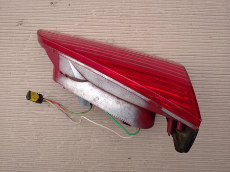 LAMPA TYLNA LEWA CITROEN C3 PLURIEL OE 6350R6