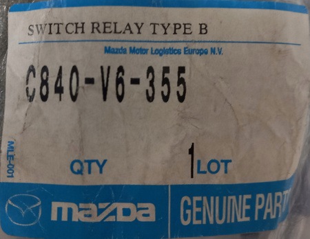 Przełącznik wejścia AUX - Mazda 2 DE_C840V6355