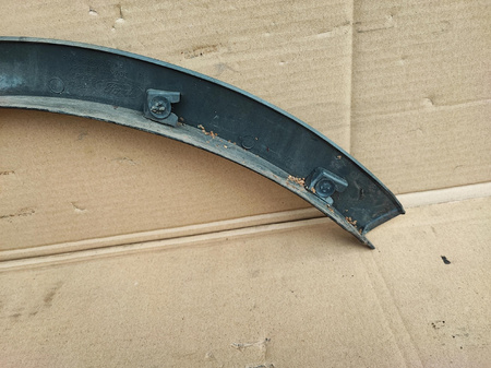 PRAWA TYLNA LISTWA WNĘKI KOŁA FORD KUGA 2008- 1744879 _ 8V41-S286D02-AD