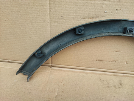 PRAWA TYLNA LISTWA WNĘKI KOŁA FORD KUGA 2008- 1744879 _ 8V41-S286D02-AD