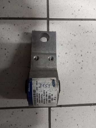 TULEJA WAHACZA PRZÓD FORD FUSION 2008-2012_1882988_2S6J-3A262-AC