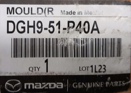 Nakładka prawa boczna progowa - Mazda CX-30 DM_DGH951P40A