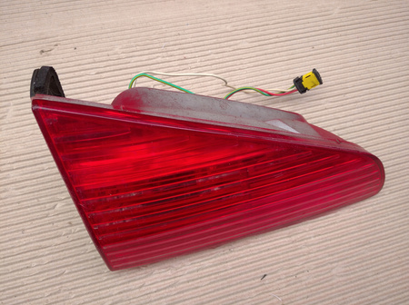 LAMPA TYLNA LEWA CITROEN C3 PLURIEL OE 6350R6