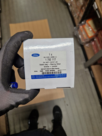PRZEŁĄCZNIK KIEROWNICY PRAWY FOCUS TRANSIT 2014- 1792117 _ BK2T-14K147-AB