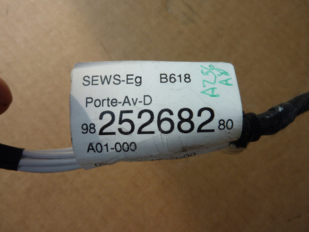 WIAZKA PRZEW.DRZWI PRZED. PRAWO Citroen OE 9825268280
