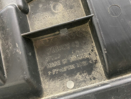 OSŁONA PŁYTA POD ZDERZAK CHŁODNICE VOLVO V90 CC 2020- OE 31690843