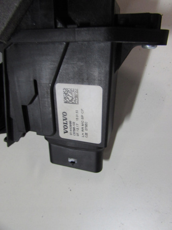 ZAMEK DRZWI LEWY TYŁ VOLVO XC90 2016- XC40 V60 S60 OEM/OE 31440999