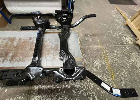 SANKI RAMA SILNIKA FORD MUSTANG Mk6 2015- 2023 OE 2685422 _ PR3C-5C145-AB