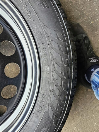4 KOŁA ZIMOWE STALOWE 6.5J ET48 NOKIAN SNOWPROOF 205/60 R16 NOWE FORD