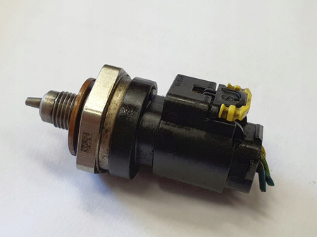 CZUJNIK TEMPERATURY OLEJU CITROEN C3 C4 C5 JUMPER JUMPY OE 9828711180