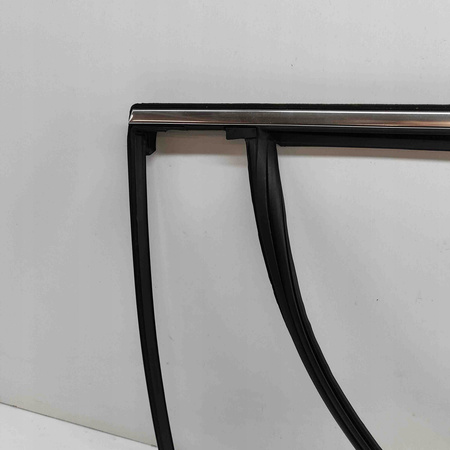 LISTWA USZCZELKA DRZWI PRAWY TYŁ VOLVO XC90 2016- OEM/OE 32205574