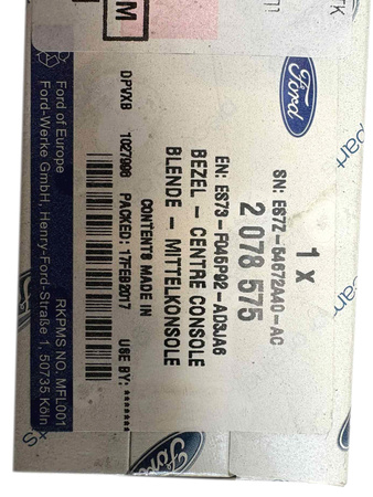 OSŁONA ZAŚLEPKA GNIAZDA PORT USB SYNC 3 FORD MONDEO Mk5 2017- _ 2078575 _ ES73-F045P92-AD3JA6