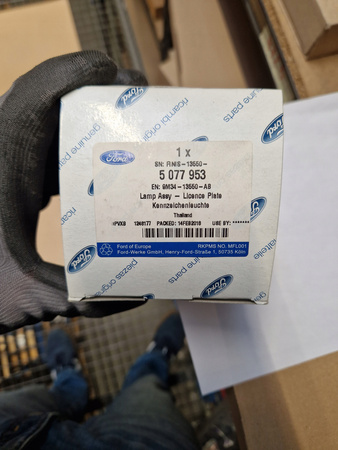 ŚWIATŁA TABLICY REJESTRACYJNEJ FORD RANGER Mk4 5077953 _ 9M34-13550-AB