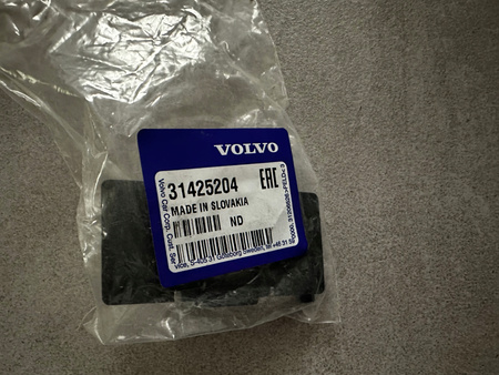 UCHWYT CZUJNIKA PARKOWANIA TYŁ ŚRODKOWY LEWY VOLVO XC60 2018- OE _ 31425204