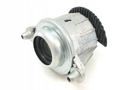 MERCEDES W204 ŁAPA SILNIKA A2042405117