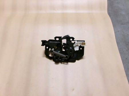ZAMEK MASKI FORD FIESTA Mk7 2008-2012 1831520 _ CA6A-16700-CE