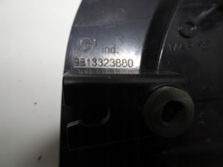 Citroen OE 9813323880 trójkąt błotnika