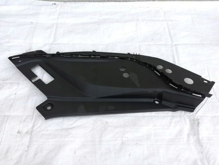 OSŁONA PASA PRZEDNIEGO PRAWA VOLVO XC90 2016- OEM/OE 31442734