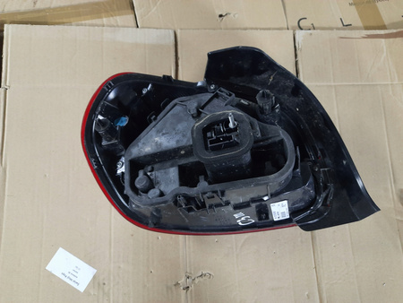 LAMPA TYŁ PRAWA CITROEN C3 OE 9812257480