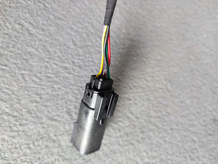 LAMPA TYLNA PRAWA 2696784 _ LV4B-13404-BF