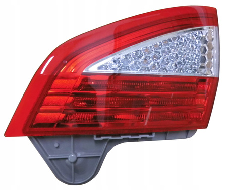 LAMPA TYLNA PRAWA W KLAPĘ MONDEO Mk4 LIFTBACK 1486766 _ 7S71-13A602-NF