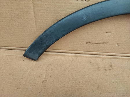 PRAWA TYLNA LISTWA WNĘKI KOŁA FORD KUGA 2008- 1744879 _ 8V41-S286D02-AD