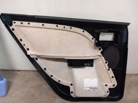 Boczek drzwi prawa strona - Ford Mondeo Mk3_1331633_4S71-F27406-DB1C4E