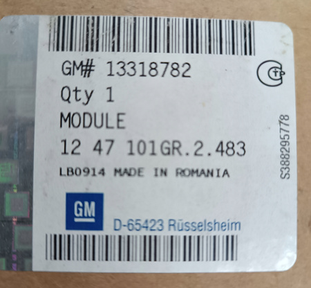 Opel ASTRA J - skrzynka bezpieczników kpl _ 13318782