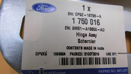 ZAWIAS MASKI PRAWA STRONA FORD FOCUS Mk3/ KUGA Mk2_1750016_BM51-A16800-AD