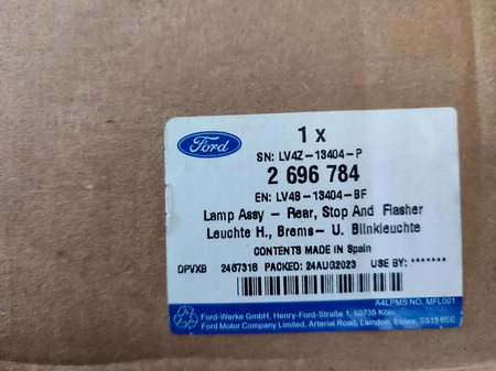 LAMPA TYLNA PRAWA 2696784 _ LV4B-13404-BF