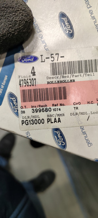 ROLKA ŚRODKOWA DRZWI PRZES L FORD TRANSIT Mk5 Mk6_1727497_VYC15-V268K35-AF