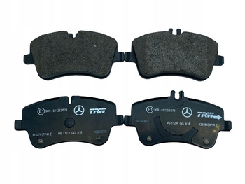 ORYGINALNY ZESTAW KLOCKÓW HAMULCOWYCH MERCEDES A006420622041 | 006420622041