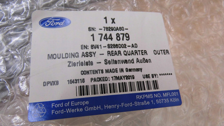 PRAWA TYLNA LISTWA WNĘKI KOŁA FORD KUGA 2008- 1744879 _ 8V41-S286D02-AD