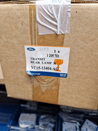 LAMPA PRAWY TYŁ FORD TRANSIT Mk5 2000- 1205701 _ YC15-13404-AG