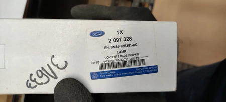 OBUDOWA KIERUNKOWSKAZ LUSTERKA LEWY FORD FOCUS Mk3 2097328 _ 8M51-13B381-AC