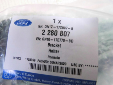 UCHWYT GÓRNY ZDERZAKA PRZÓD FORD ECOSPORT Mk2 2017- _ 2280807 _ GN15-17E778-BD