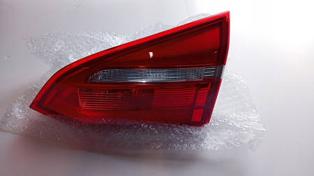 LAMPA TYLNA PRAWA WEWNĘTRZNA FORD FOCUS Mk3 14- 1868297 _ F1EB-13A602-CA