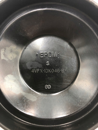 ZAŚLEPKA ŻARÓWKI REFLEKTORA FORD FOCUS 2007-2011- 1521246 _ 8M51-13K046-AA