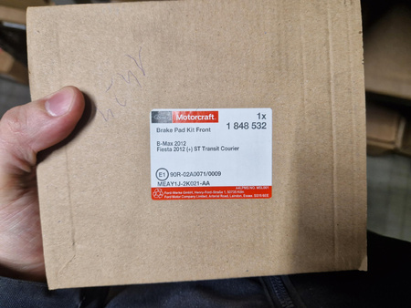 KLOCKI HAMULCOWE PRZÓD FORD FIESTA B-MAX 2012- 1848532 _ MEAY1J-2K021-AA