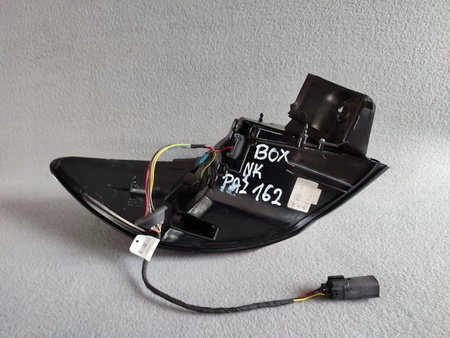 LAMPA TYLNA PRAWA 2696784 _ LV4B-13404-BF